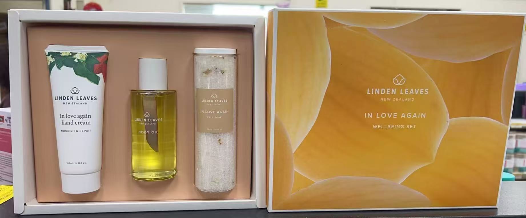 Linden Leaves In Love Again 套装(柑橘身体油100ml+柑橘手霜100ml+柑橘浴盐240g)